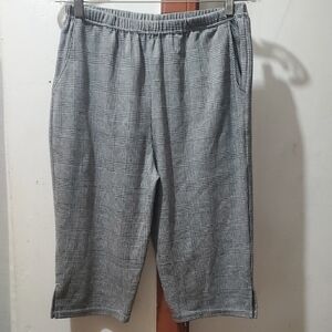 Elastic Waist Gray Checkered Woman's Short Size L